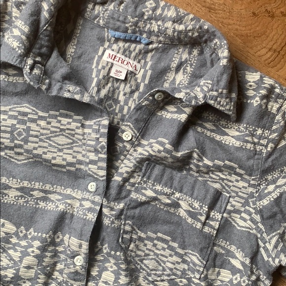 Target Merona v-neck button up - Picture 2 of 6